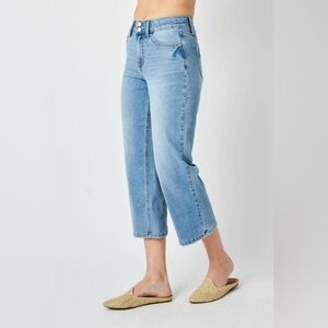 Judy Blue Cool Runnings Wide Leg Crop Jeans Size 13 / 31